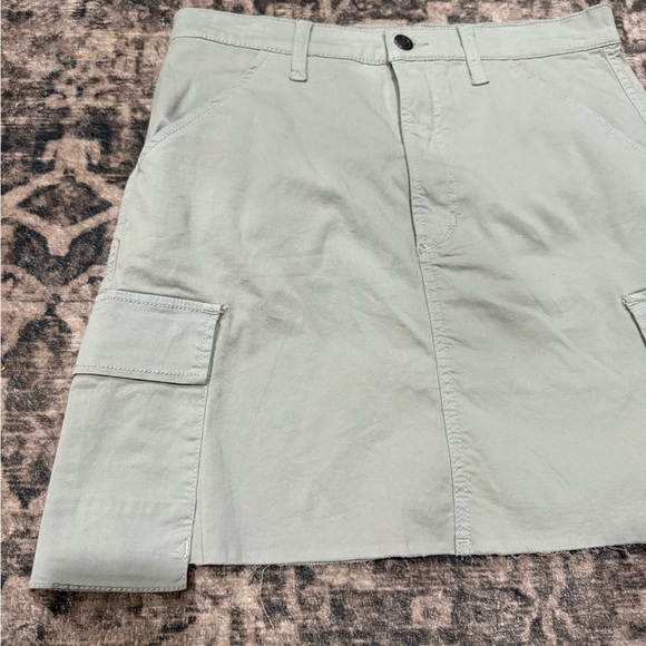 Joe's Jeans Mini Cargo Skirt in green size 27 - Picture 3 of 9